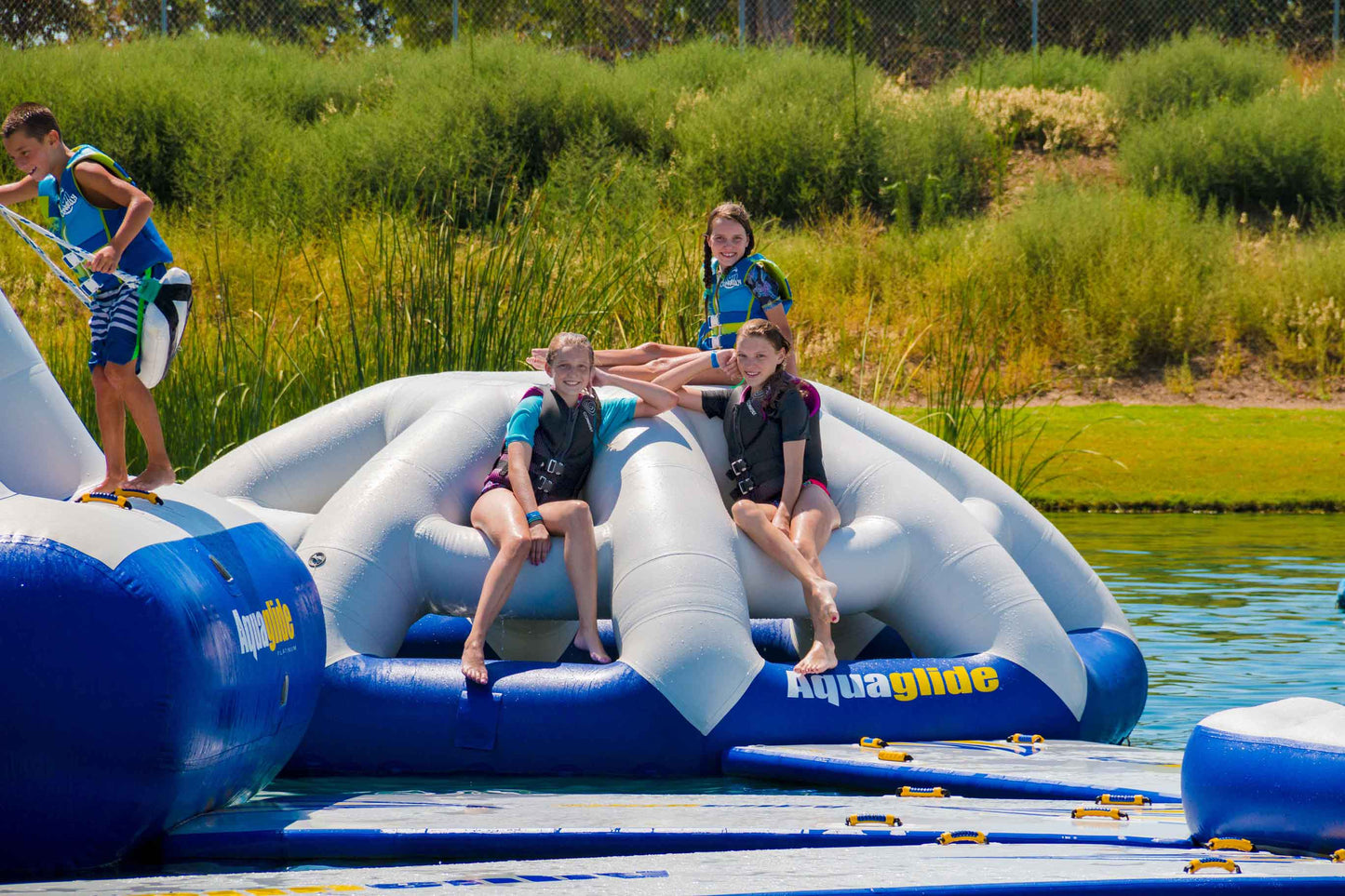 Aquaglide Universal Thunderdome